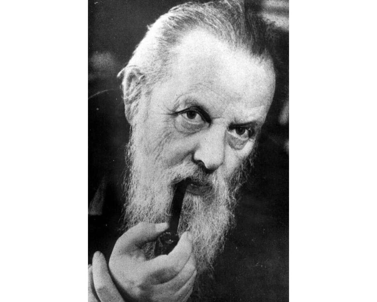 Павел Петрович с трубкой – причиной смерти от рака лёгких.