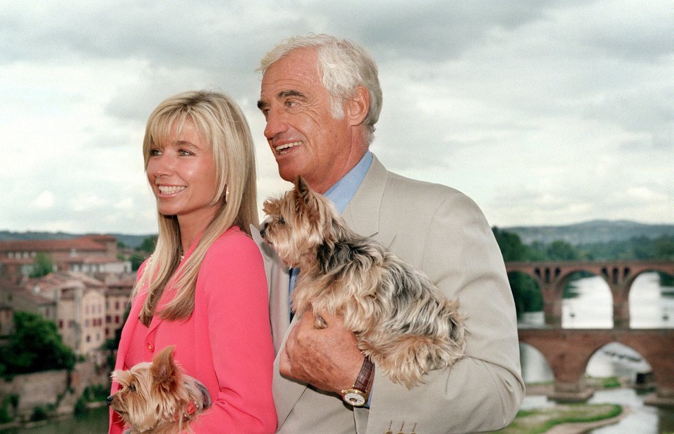 Жан Поль Бельмондо со своей второй женой Натали Тардивель