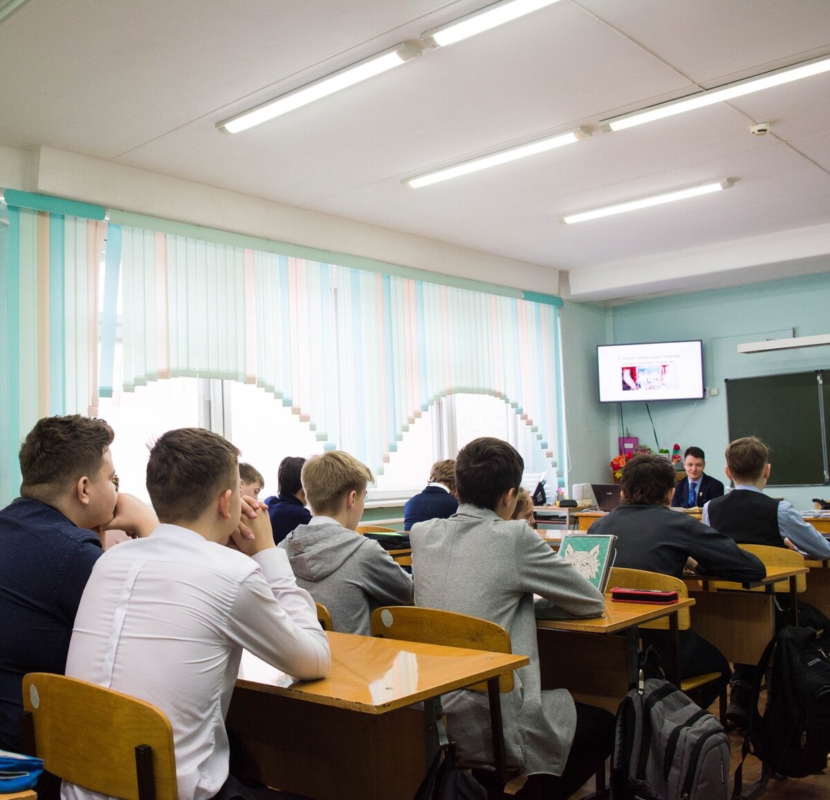 7А, 7Б, 7В и 8В. 102 ученика встретились со мной, а я с ними.