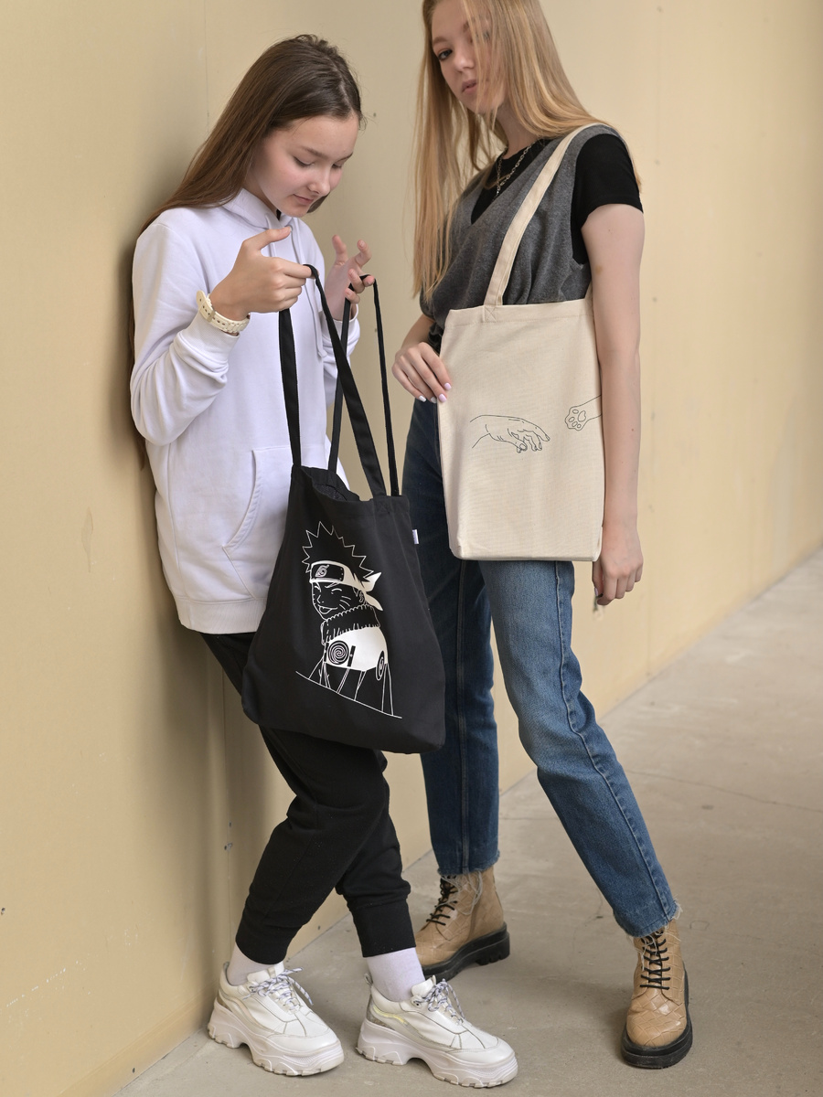 Тут, например, чёрный шоппер Наруто и холщовый шоппер с котом.
