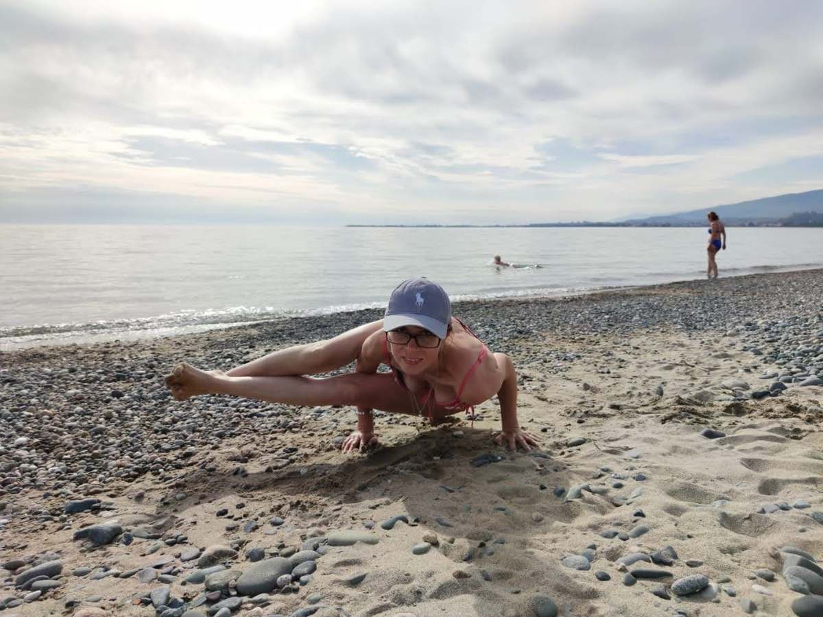 чистые пустынные  пляжи Абхазии