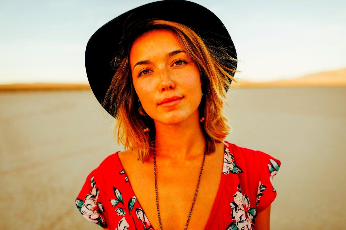 Ей казалось, что другие имеют больше прав на все, чем она.