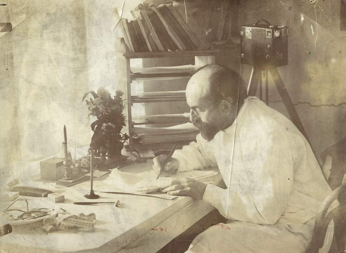 Миней Хейсин за работой, 1911 год. Фото из семейного архив