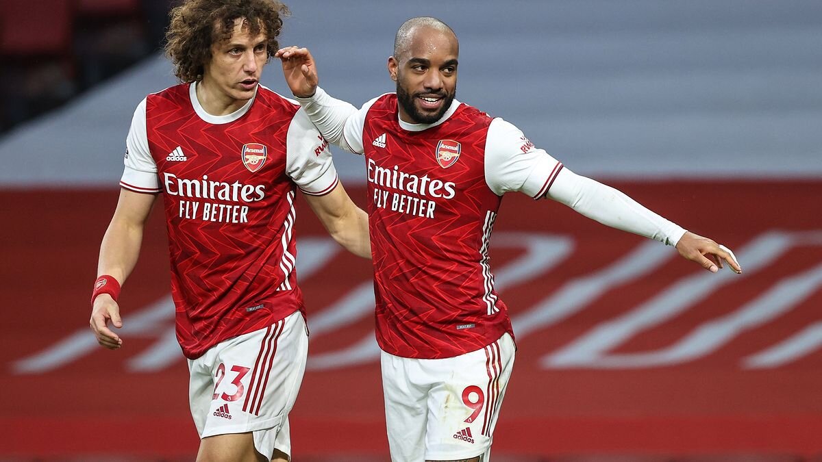 На фото: Дэвид Луис (слева) и Александр Лаказетт