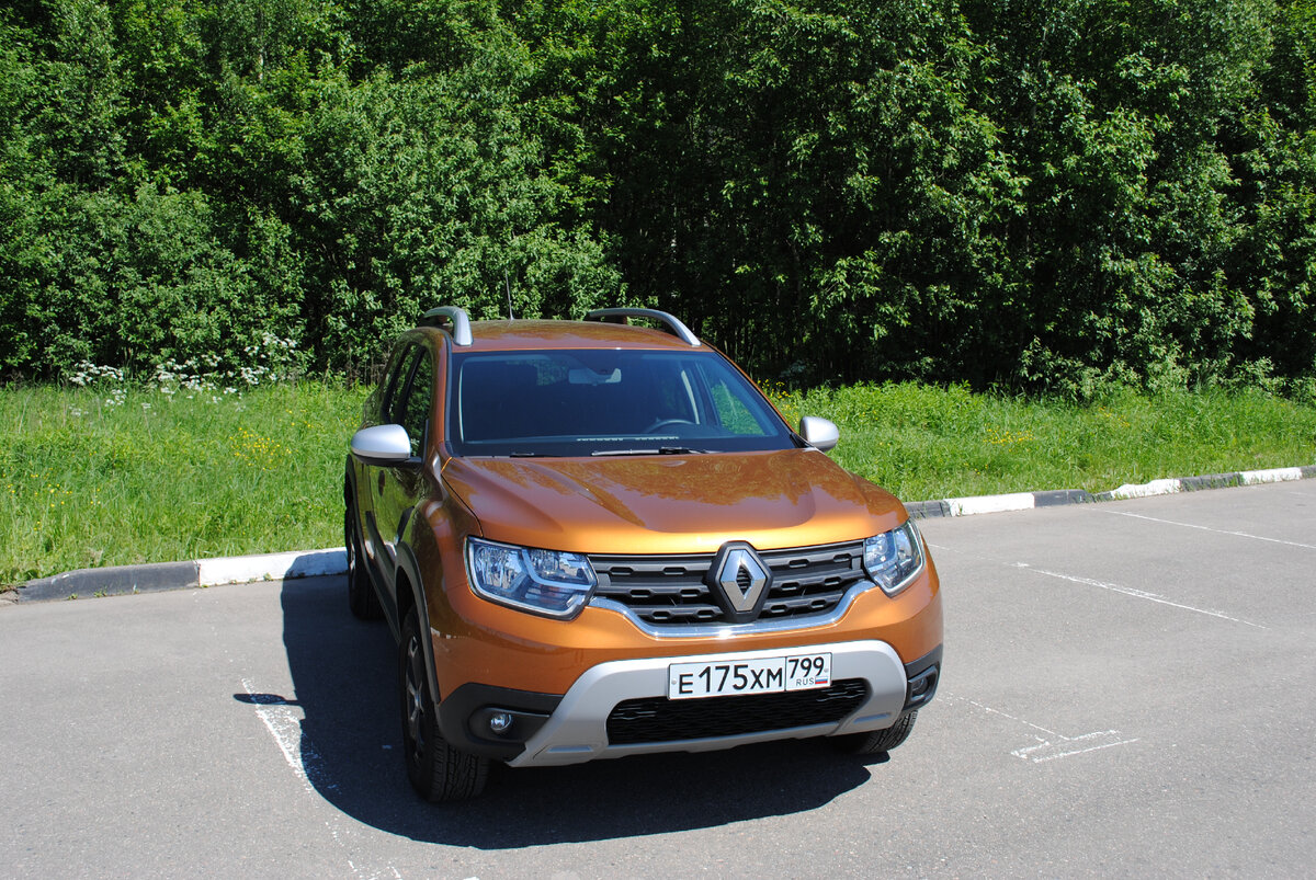 Второе поколение Renault Duster выглядит солидно