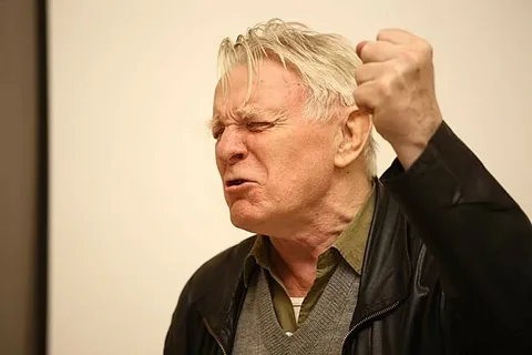 Народный артист Российской Федерации Юрий Владимирович Назаров сыграл в кино больше трехсот ролей! Ему  уже 84 года, но на пенсию он  выходить и не собирается. Без работы он себя просто не мыслит.-3