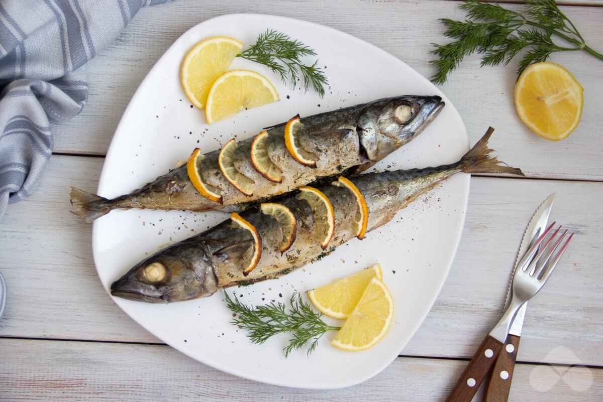 Запеченная в духовке скумбрия с пряностями