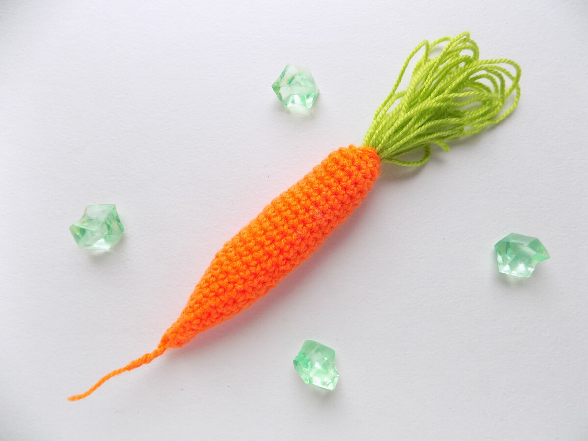 Морковь связанная крючком