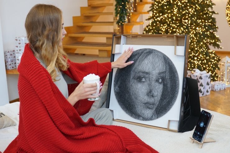    Картину RingString размером 50×50 см можно создать самому при помощи нити