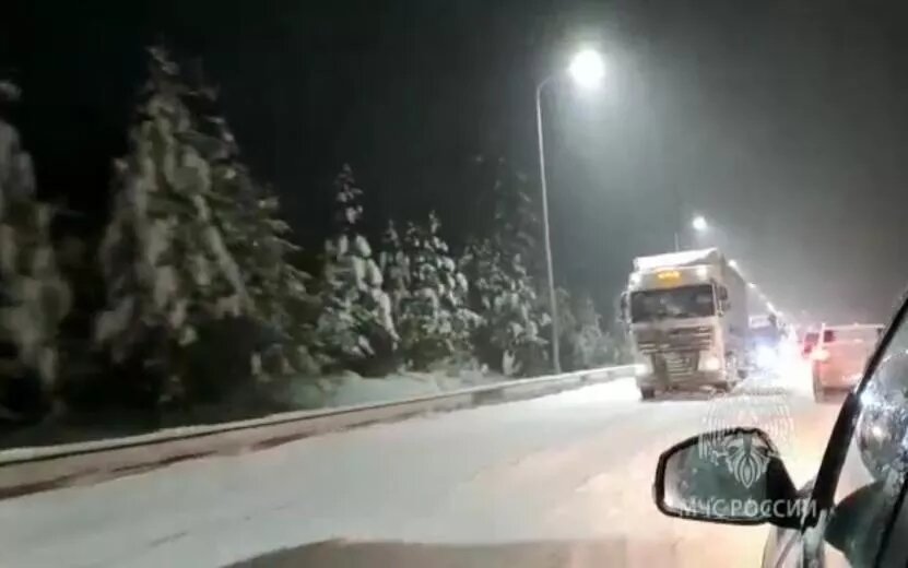    В Удмуртии на федеральных трассах ограничили движение грузовиков