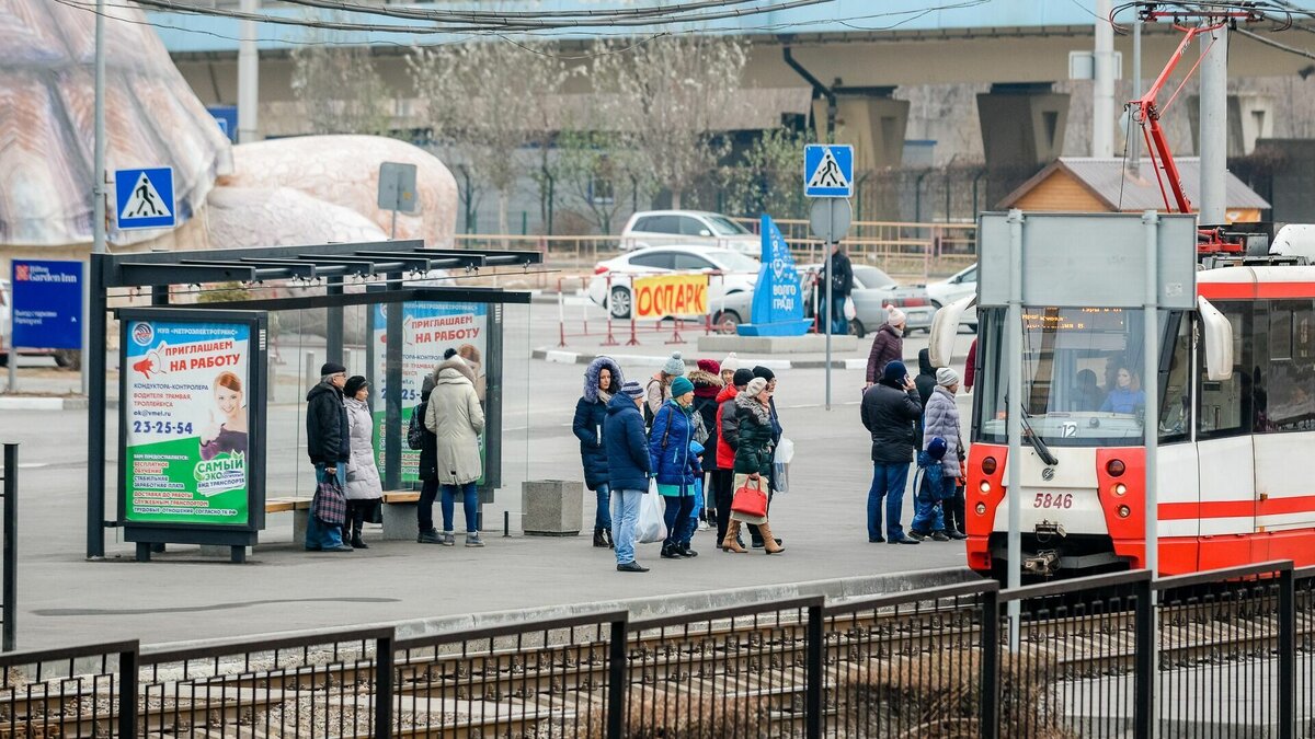     Трамвай № 2 снова ездит в привычных границах в Волгограде. С 11 декабря он курсировал по усеченному маршруту из-за обрыва электрокабеля.