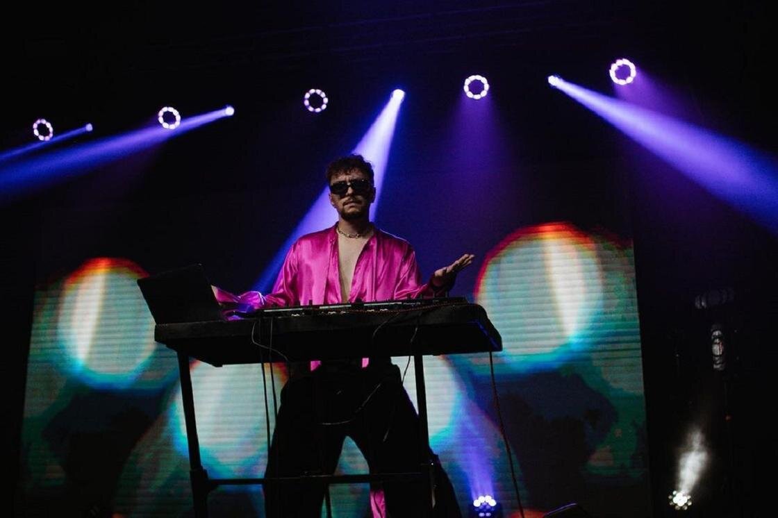    Андрей Гуцуляк:instagram.com/tvorchi_official