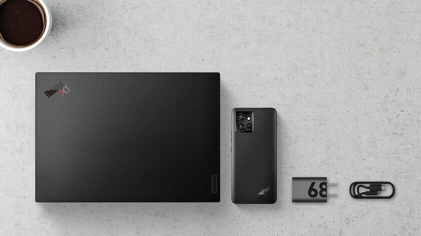    Особое ПО позволяет синхронизировать ThinkPhone с ThinkPad и передавать скопированный текст, фото, документы, а также перетаскивать файлы, обмениваться уведомлениями, использовать телефон в качестве веб-камеры и открывать любое приложение Android на экране ноутбука с Windows. Источник: gsmarena.com