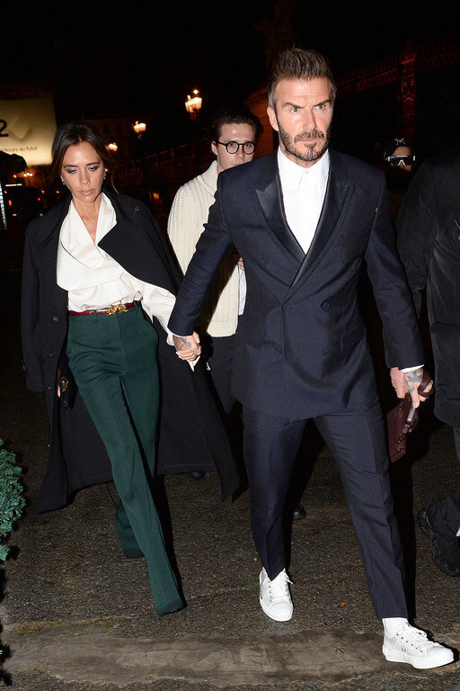 Стильная пара: образ Дэвида и Виктории Бекхэм в полных черных нарядах