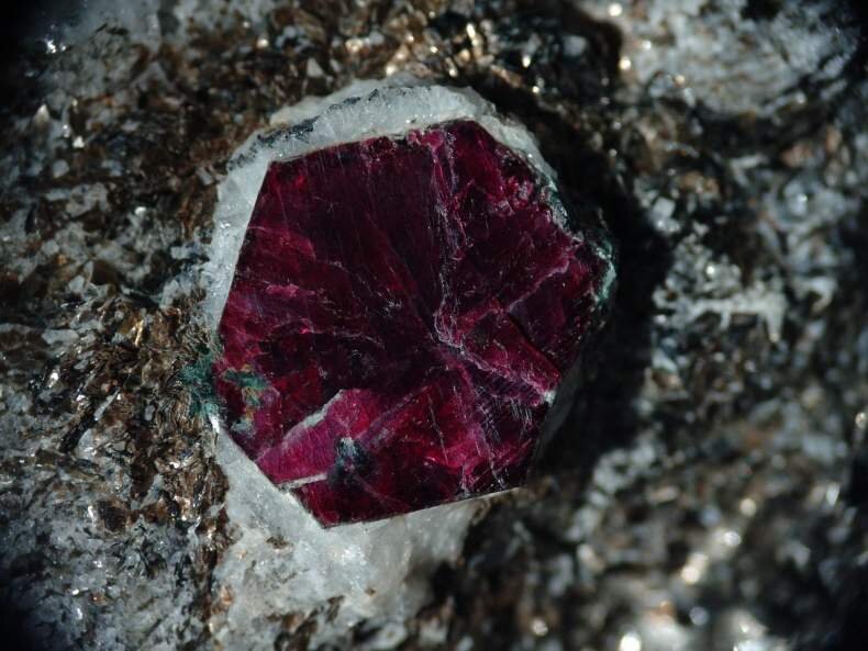 Рубин. Фото из свободного доступа.