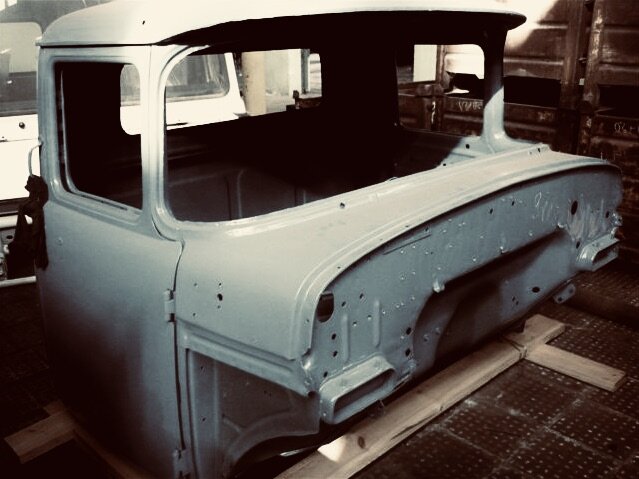 Ну как, с кабиной - от кабины осталась только часть: без крыльев, капота и всей передней части. Но это была нужная мне часть! 