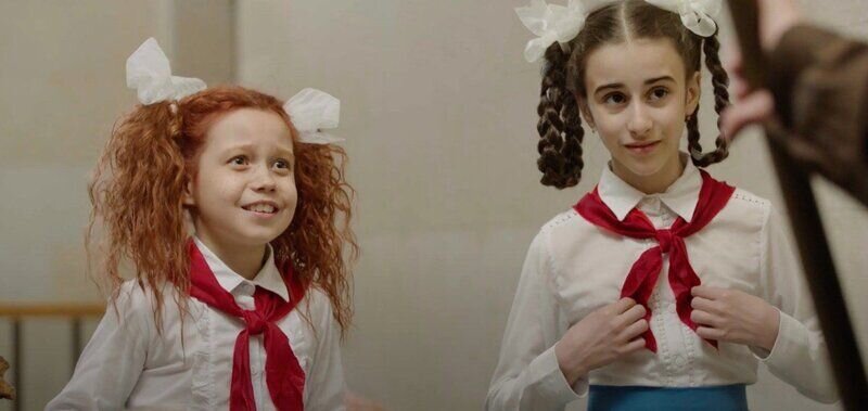 Кадр со съемок сериала «Манюня»
