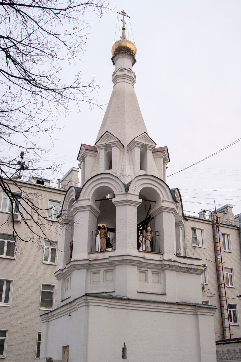 Храм студита у никитских ворот. Вокруг церкви. В доме одном у Никитских ворот.