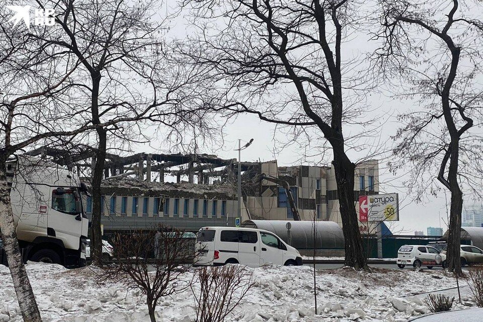     Теперь работы видны и с дороги.  КП – Владивосток