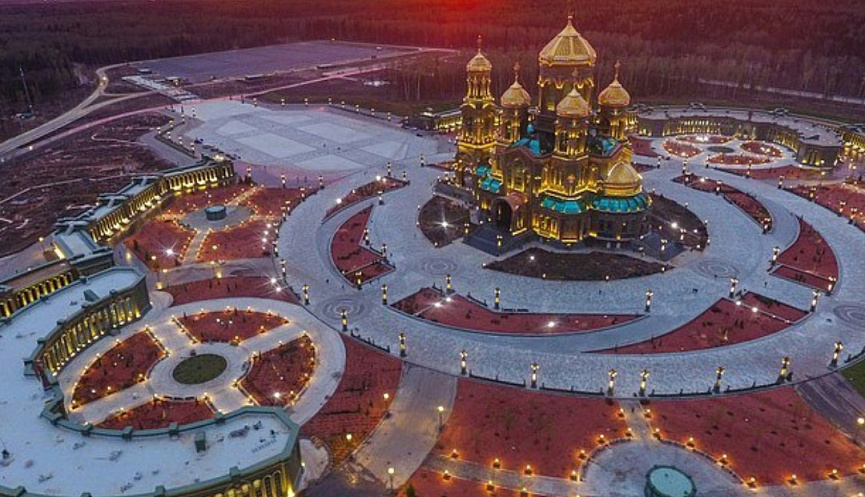 55.579094359571485, 36.82170215111314 📍