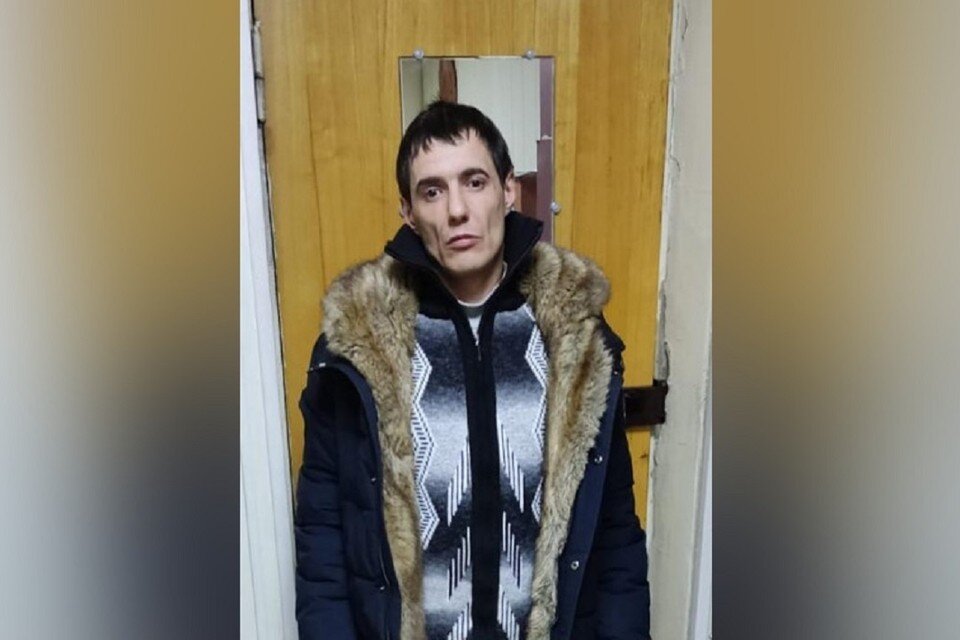     В Новосибирске грабитель с татуировками на руках напал на пенсионерку ради пакета. Фото: ГУ МВД НСО.