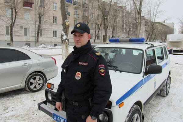    полицейский патрульно-постовой службы полиции ОМВД России по г. Новокуйбышевску сержант полиции Анатолий Высоцкий