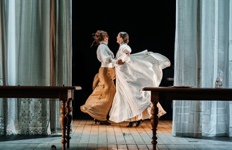    Спектакль «Дядя Жорж». Фото: сайт Театра Сатиры Анна Османова