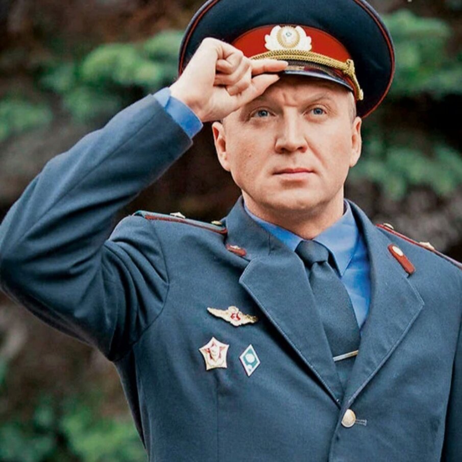 Алмазов олег актер фото Лишь спустя двадцать лет он оформил отношения с любимой женщиной. Тяжёлое детств