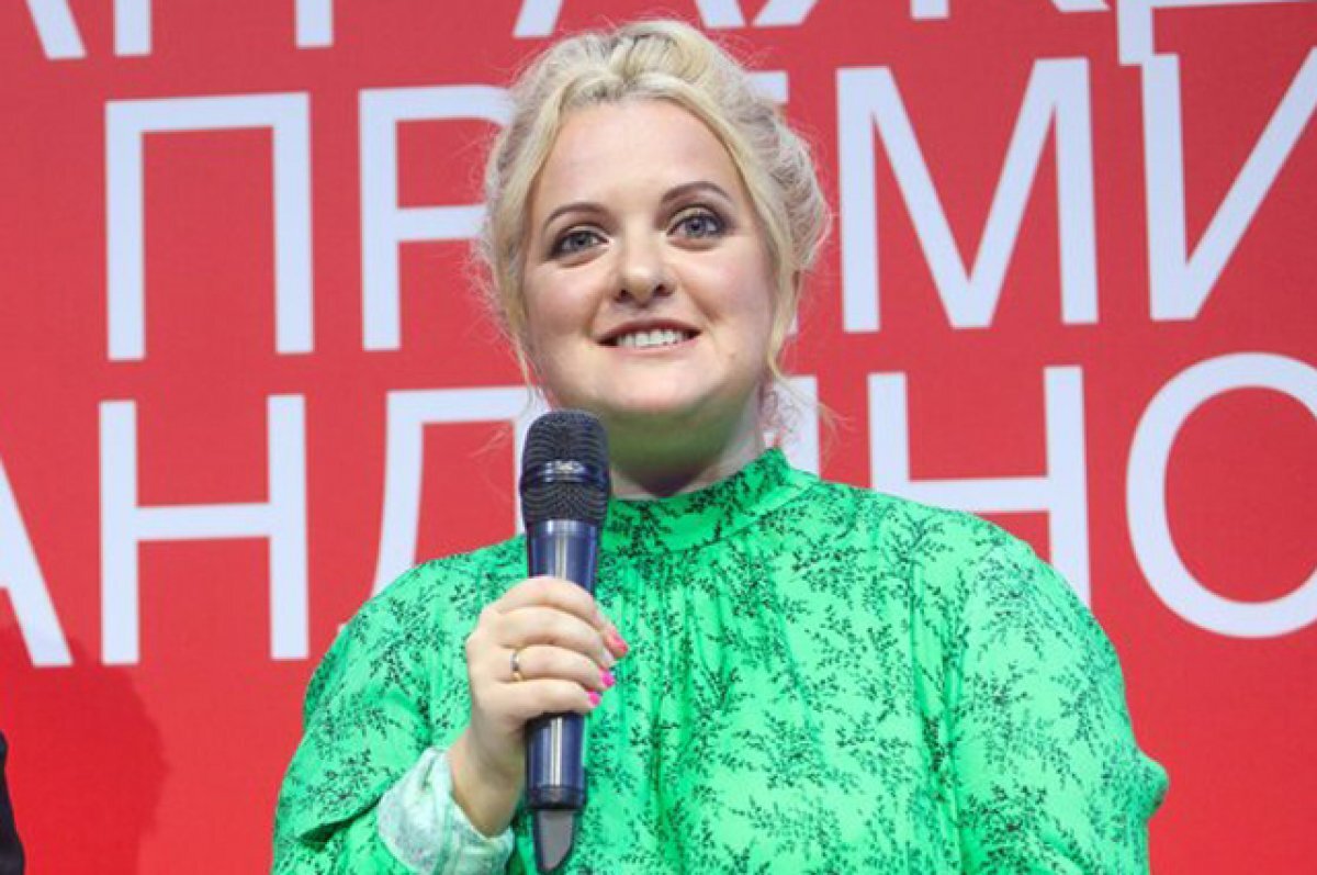    Анна Монгайт.
