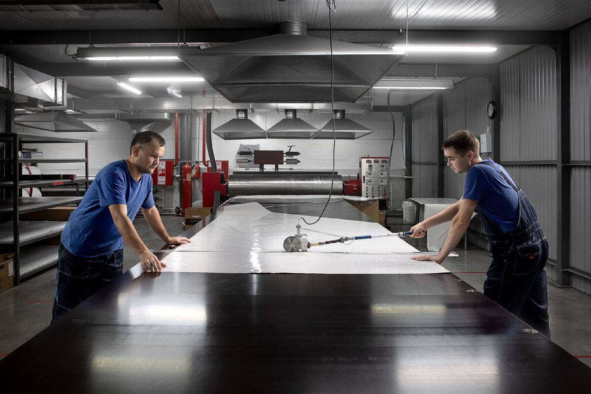 В производстве клюшек «ЗаряД» используются препреги из стекловолокна и углеволокна