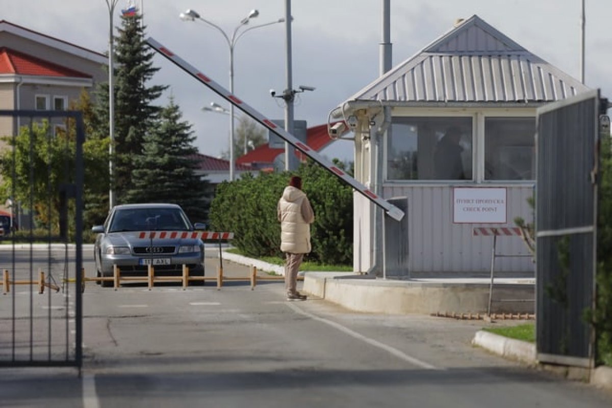    Находящуюся в розыске иностранку задержали на границе в Псковской области