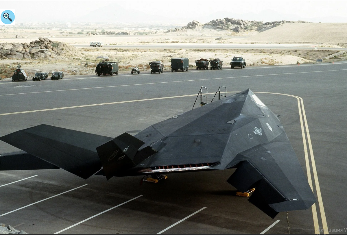 Первый самолет - невидимка "Локхид" F-117 «Ночной ястреб»