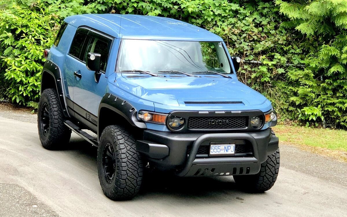 Лучшие японские внедорожники. Toyota FJ Cruiser. Toyota Cruiser FJ Cruiser. Toyota FG Cruiser. Toyota FJ Cruiser Tuning.