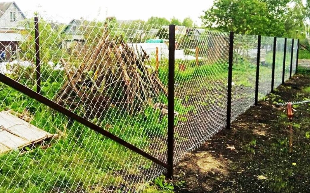 Забор на соседском участке