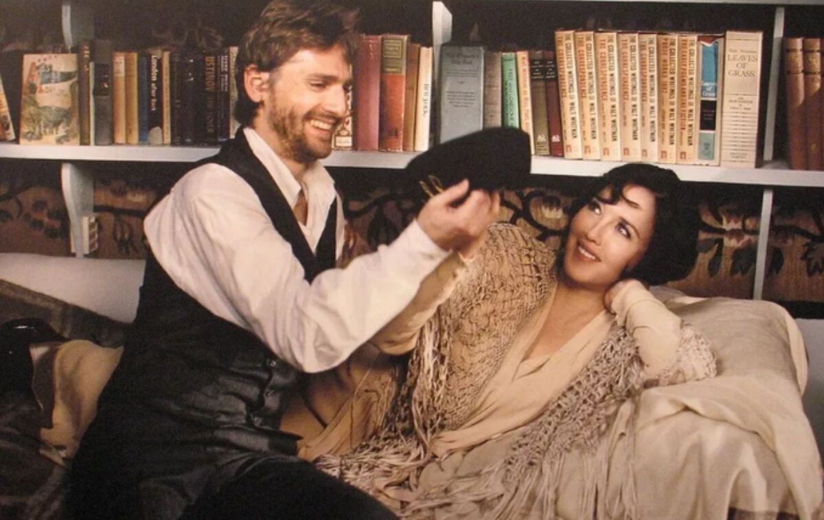 Владимир Кощшевой и Изабель Аджани в фоторомане "Мастер и Маргарита"