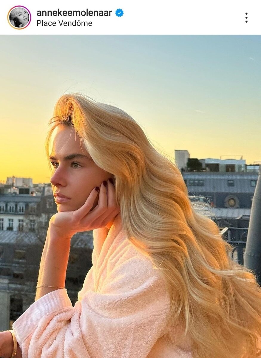     Аннеки, девушка защитника "Баварии" Маттейса Де Лигта.