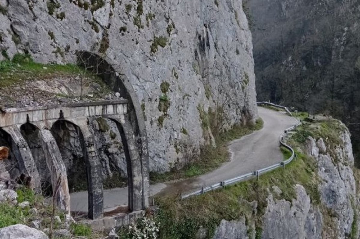    С помощью беспилотника спасатели обнаружили пропавшего в Сочи туриста