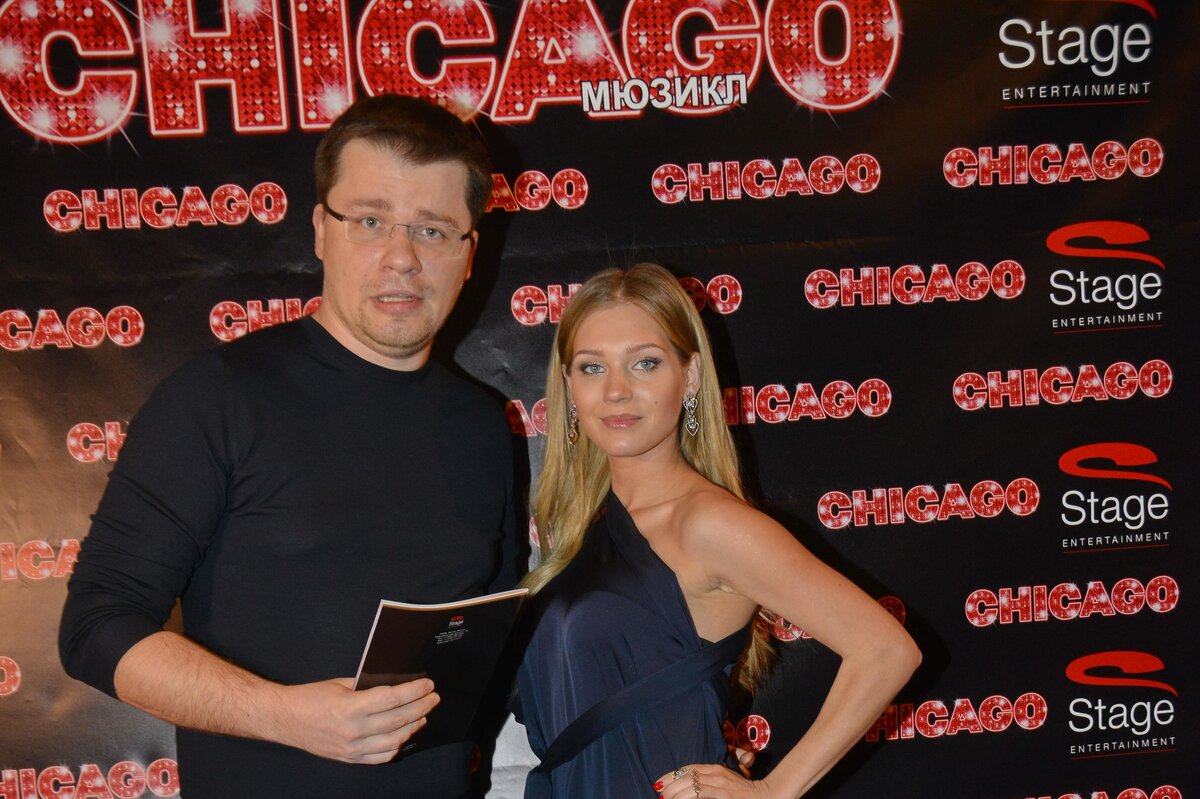     Спустя три года после развода Кристина Асмус с дочерью съезжает от Гарика Харламова - стало известно куда