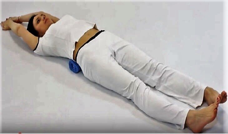 Простое упражнение c полотенцем