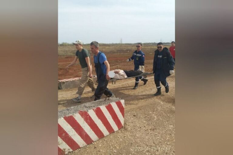    В Оренбурге упавшей в овраг пожилой женщине потребовалась помощь спасателей и волонтеров Андрей Севостьянов
