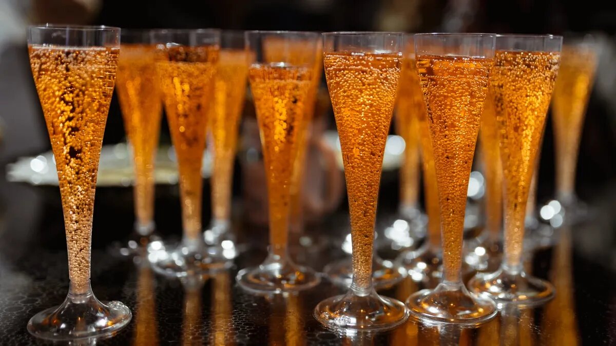 Можно ли пить несовершеннолетним алкоголь. Фото: www.piqsels.com