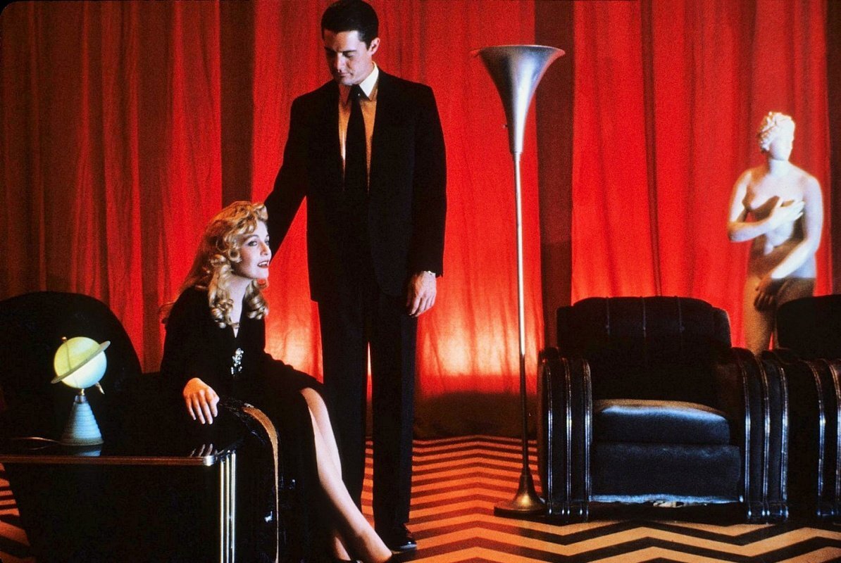      агент Купер и Лора Палмер, кадр из сериала "Твин Пикс".