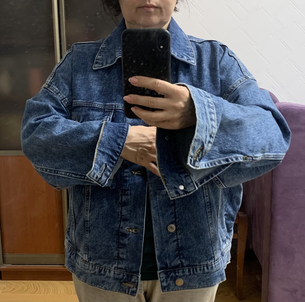 На этом фото видно на сколько нужно убрать ширину рукава.