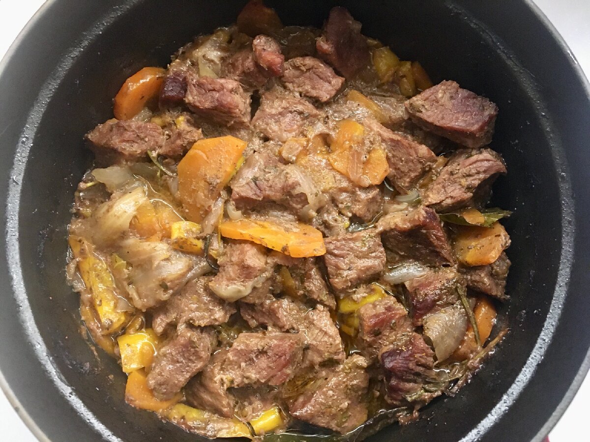 Видите лук и болгарский перец? А они там есть!