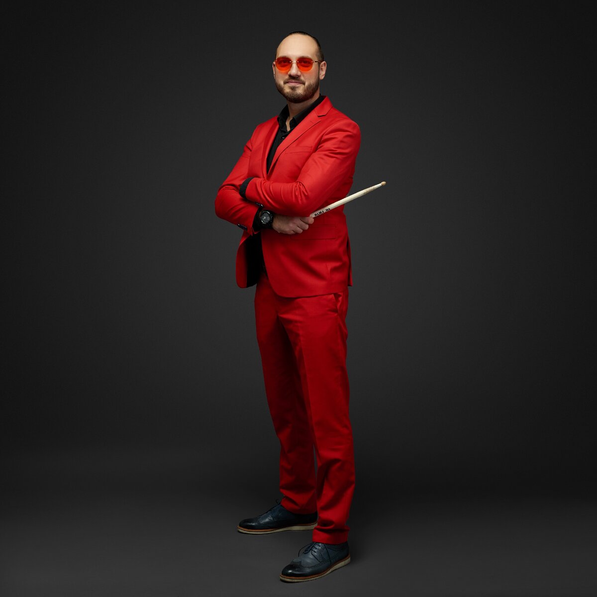 Георгий-Барабанщик кавер группы Orange! По совместительству сотрудничает еще с несколькими кавер группами как сессионный барабанщик!