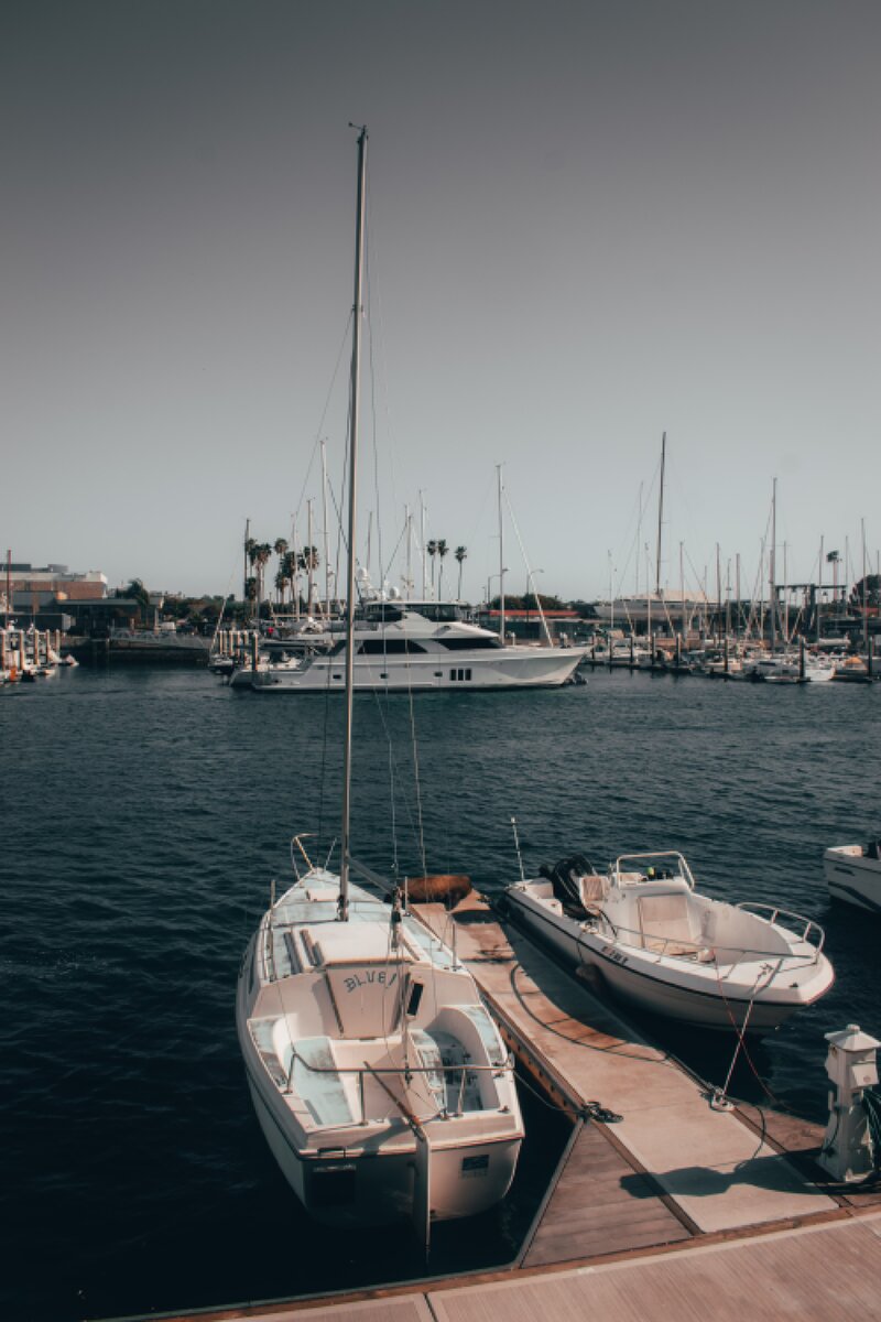 😁Юные "капитаны"😉👉👉Весна! Уже почти не осталось снега, кругом лужи, бегут ручьи 🙂😉Кстати о ручьях. ☝️👱Совсем юным я и мои друзья на весенних каникулах проводили время в такой забаве. 👱🛶Утром собравшись во дворе, каждый начинает изготавливать себе корабль из подручных средств. 🚤🥁Затем ищем самый большой ручей в округе, и на счёт три опускаем свои плавсредства в поток. 🛶😏И теперь начинается поток эмоций. 😁🏃‍♀️Мы бежим вдоль ручья, крича что есть силы каждый своему кораблю, чтобы тот плыл быстрее. Как будто это влияет на скорость движения корабля. 🚤👉Но мы искренне в это верили. 🙂🤔Вечером в прихожей я весь, чумазый, мокрый. Мама ругается ✊, а у меня лицо сияет ярче 🔆 солнца. 🌞😁Рот до ушей. Что мне все эти мелочи, ведь мой корабль пришёл ПЕРВЫМ! 🏆     