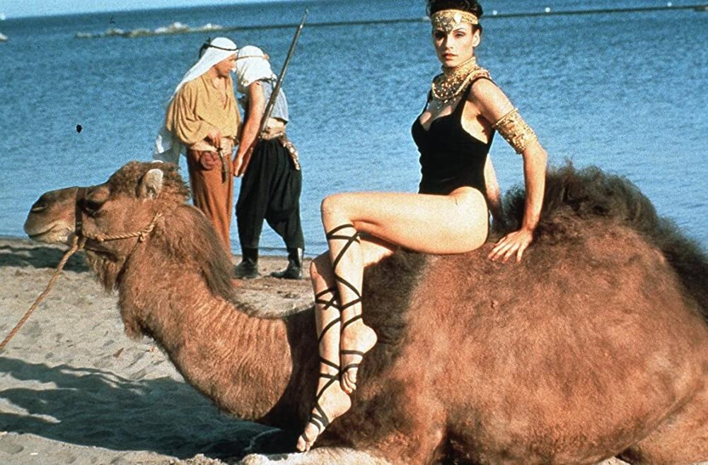 Фамке Янссен в фильме «Дневная фотомодель» (1994)