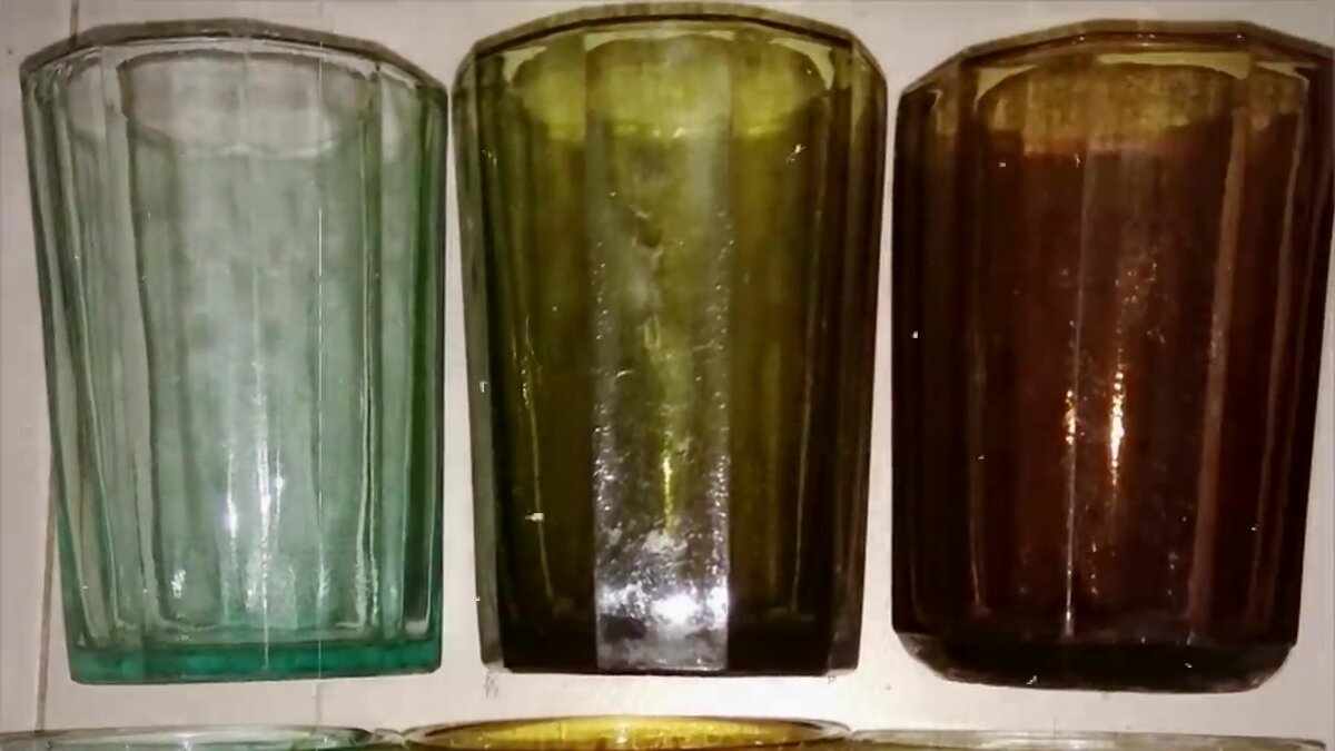 Почему стакан назвали стаканом. Зелёный гранёный стакан СССР. Разливное какао в советское время в граненых стаканах. Виды граненых стаканов СССР. Техника опила граненый стакан.