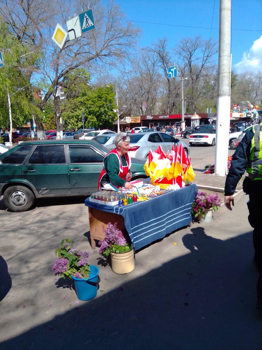 На подходе к месту сбора участников Бессмертного полка