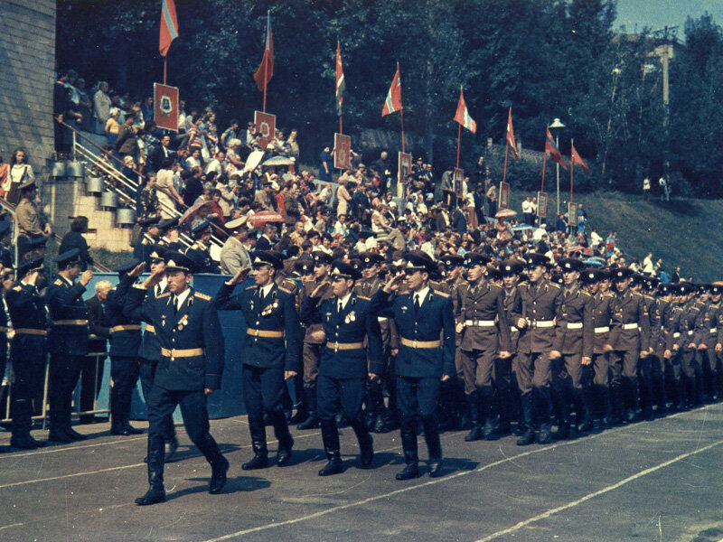 Ростов высшее военное. ХВВКИУ РВ им Крылова 1 Факультет. ХВВКИУ РВСН. Профессор Зильберман ХВВКИУ Харьков. Харьковское ВВКИУ РВ.